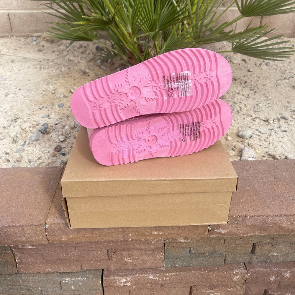 Pink Sequin Winter Boots 💕 - Picture 6 of 6